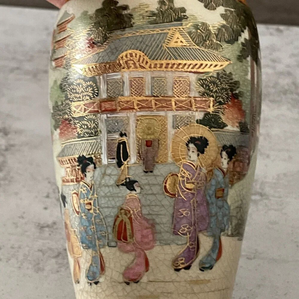 Early 20th C.  Japanese Satsuma Hand-Painted Enamel Multicolor Gilded 6.5